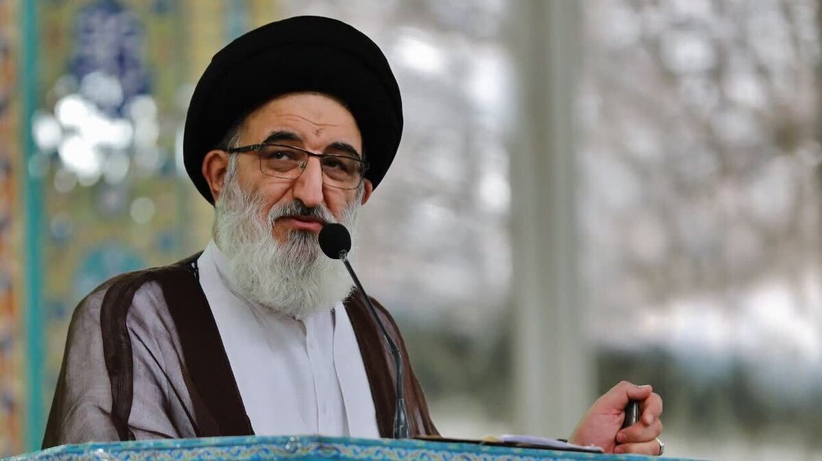 آیت الله حسینی همدانی گفت: حمله مستکبران به رهبری آمریکا و انگلیس به یمن اشتباه بزرگی بود که بی پاسخ نخواهد ماند.