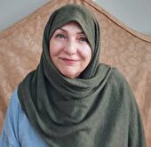 هدفم نگارش داستان های شیرین وعبرت آموز بوده است