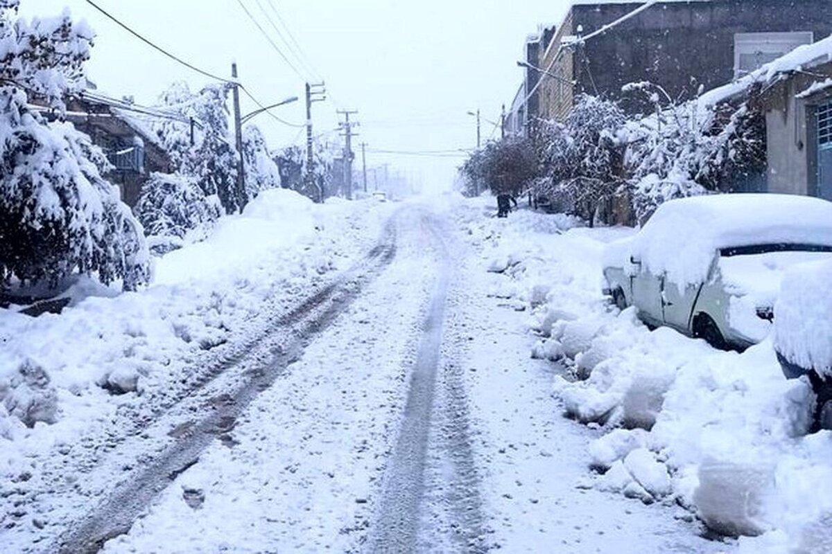مدیرکل راهداری و حمل ونقل جاده ای استان البرز اعلام کرد: برف سنگین راه ارتباطی هشت روستای کوهستانی در شهرستان طالقان را مسدود کرده است.