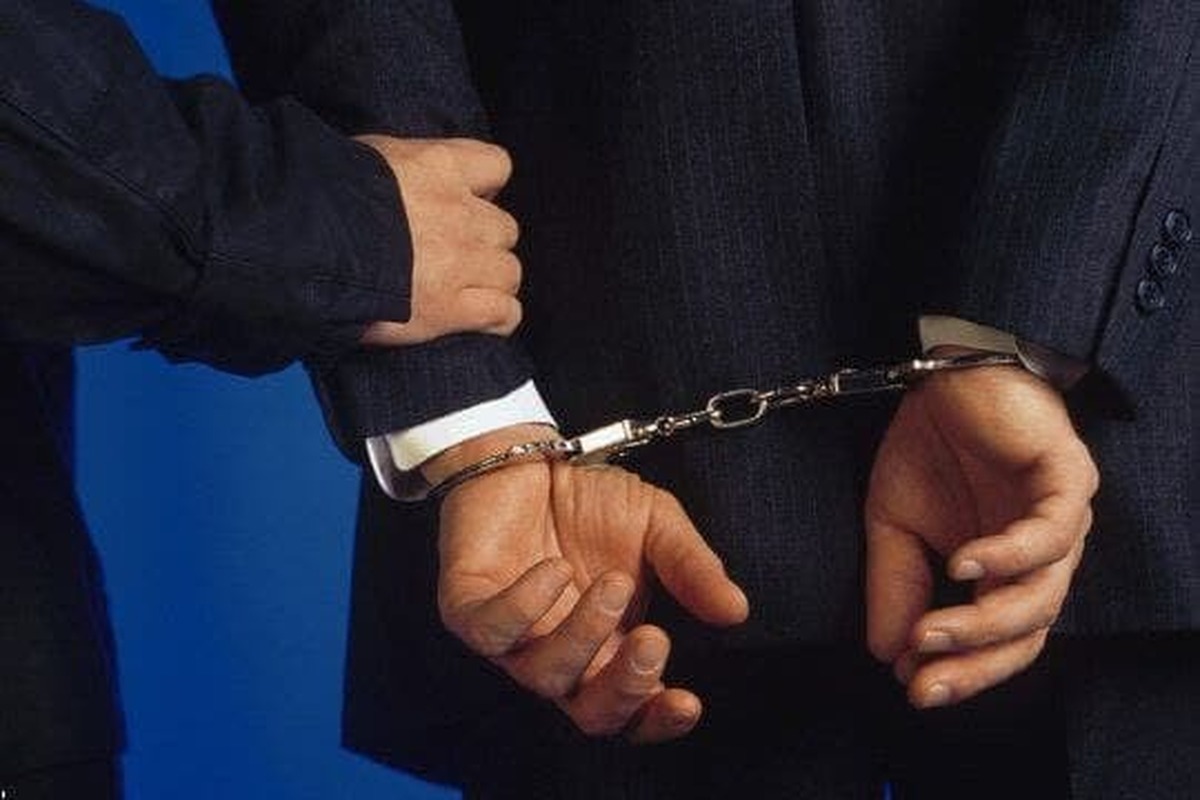رییس کل دادگستری استان البرز گفت که روز گذشته ۲ نفر از مدیران شهرداری کرج پس از دریافت رشوه به تعداد ۱۵ سکه نیم بهار آزادی بازداشت شدند.
