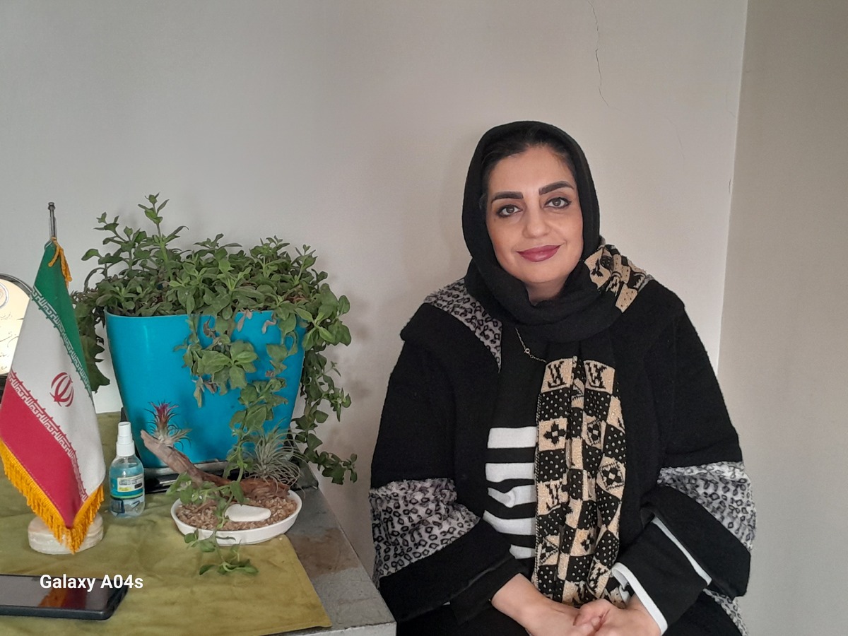 روزنامه جام جم البرز با زهرا یزدی مهریز، مدیرعامل آژانس مهریز گشت، گفتگویی انجام داده است که ماحصل آن را در ذیل می خوانید: