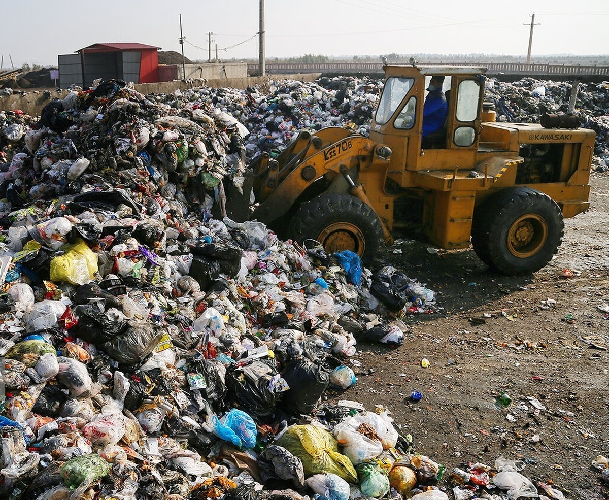 مدیرکل حفاظت محیط زیست استان البرز از ابتدای امسال تاکنون مجوز انتقال یک هزار و ۱۸۵ تن پسماند صنعتی از استان صادر شده است .