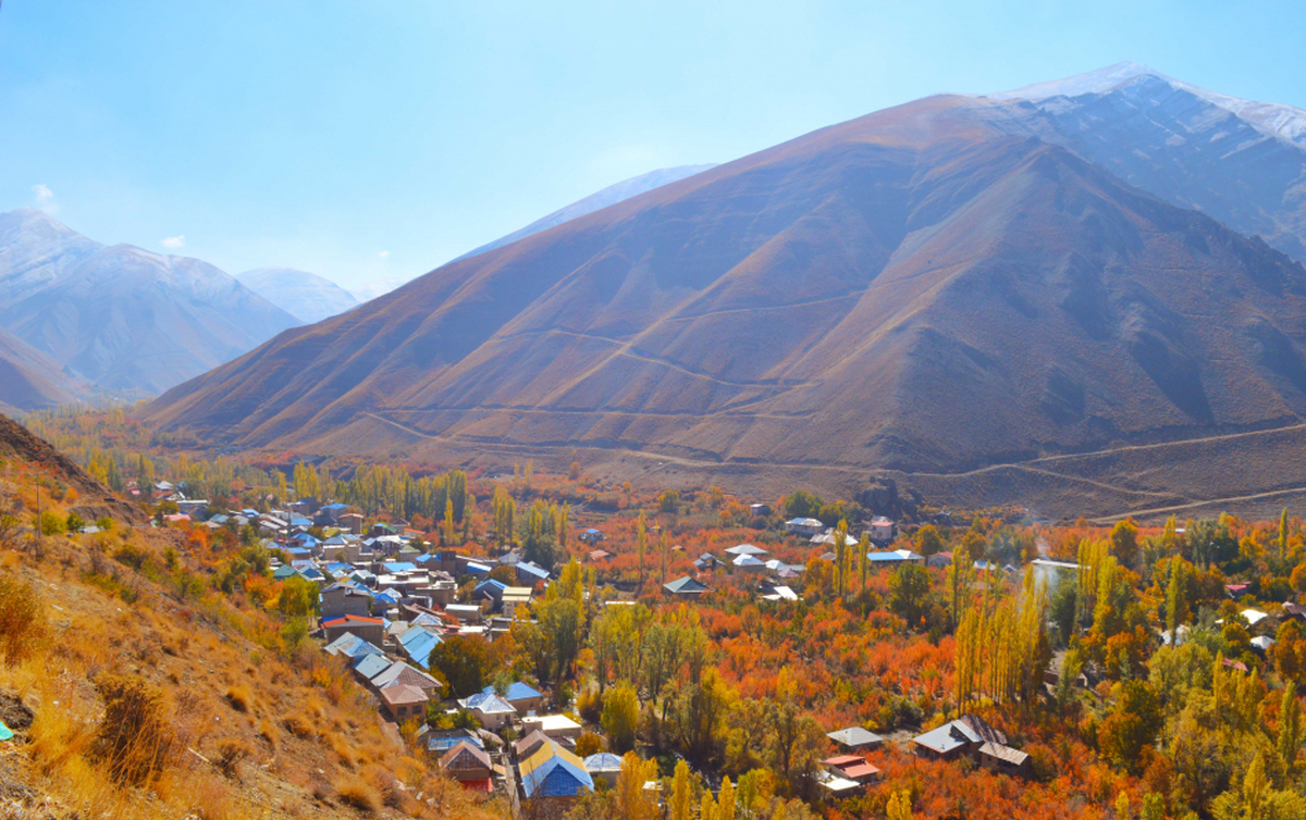 جامعه انسانی در طول سالیان پی برده است که در این جهان هستی به تنهایی نمی‌تواند به اهداف خود دست پیدا کند، حتی در نظام‌های سیاسی نیز کشورز‌ها به این مهم دست یافته‌اند و با تعامل تلاش دارند تا در کنار هم و با یکدیگر اهداف خود را محقق سازند.