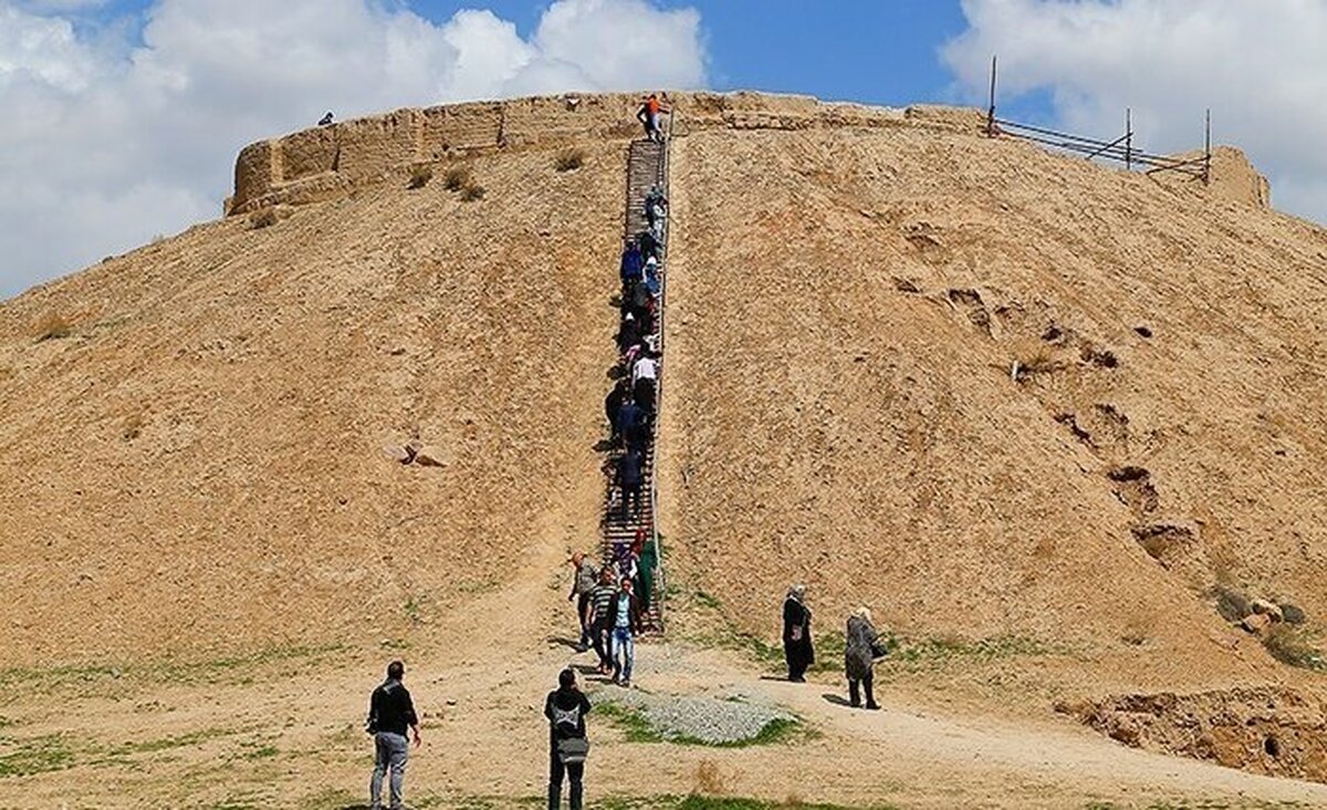 فرماندار نظرآباد با تأکید بر ظرفیت‌های بی‌نظیر گردشگری این شهرستان گفت: نظرآباد با دارا بودن محوطه باستانی ازبکی متعلق به دوره ماد‌ها با قدمتی ۹۰۰۰ ساله توانایی تبدیل به قطب گردشگری البرز را دارد.