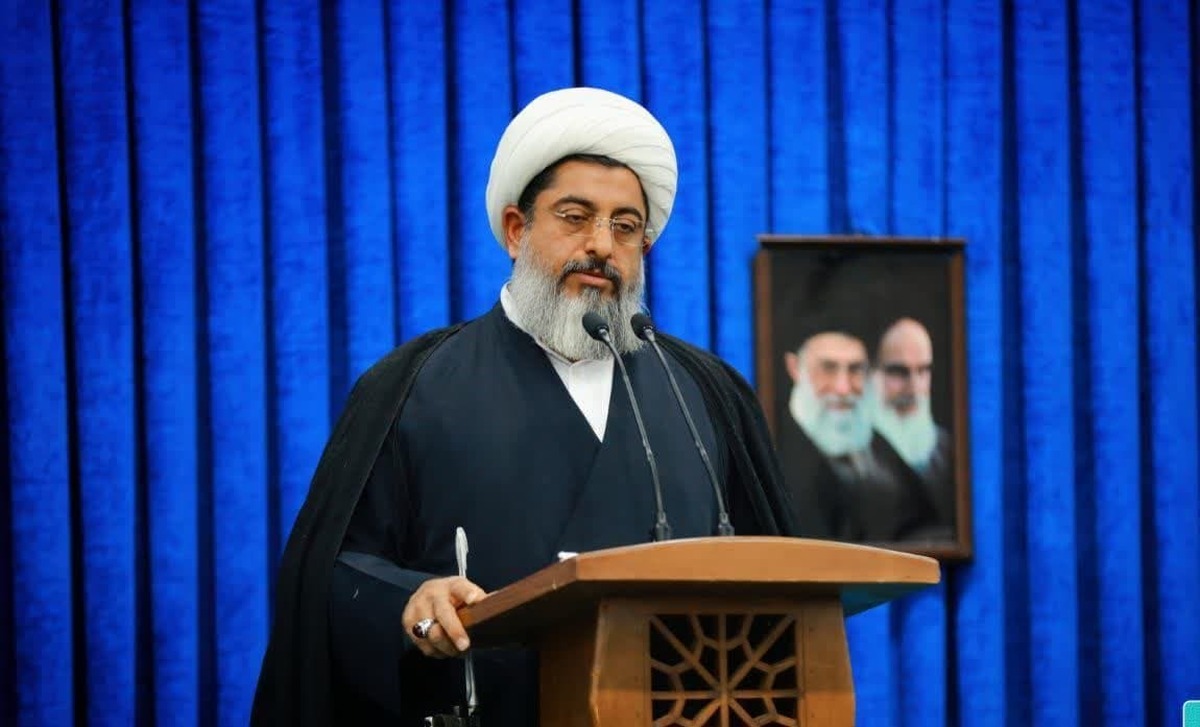 امام جمعه ساوجبلاغ گفت: ماجرای زلنسکی، صدام، محمد مرسی، قذافی و... نشان داد تکیه بر آمریکا، تکیه بر باد و تکیه بر هیچ است.