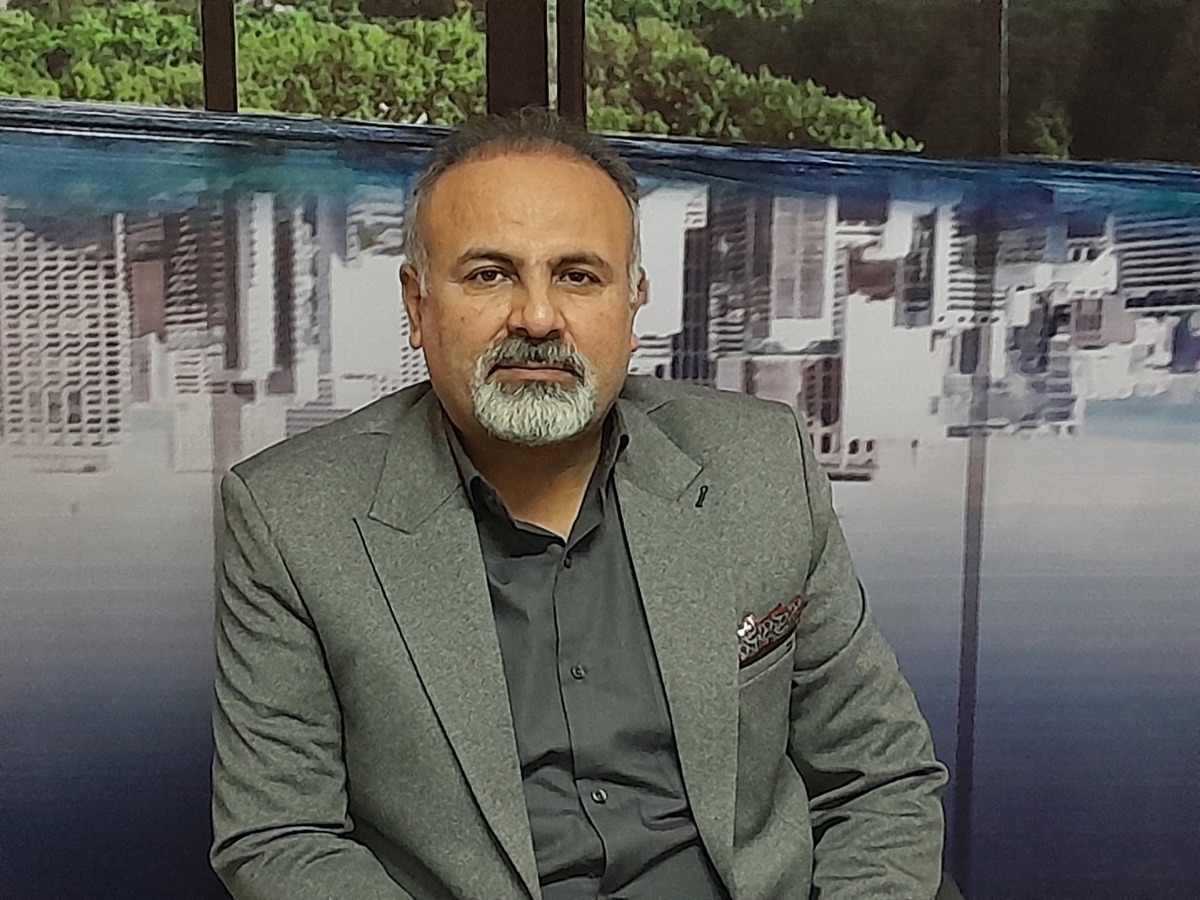 روزنامه جام جم البرز با دکتر محمد انصاری، پزشک پوست و زیبایی گفتگویی انجام داده است که ماحصل آن را در ذیل می خوانید: