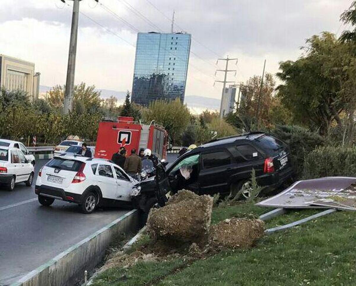 کارشناس سلامت روان دانشگاه علوم پزشکی البرز گفت: یکی از عوامل مهم در حوادث و تصادفات جاده‌ای، عامل انسانی است که درصد بالایی از تصادفات را شامل میشود و یکی از مولفه‌های عامل انسانی، وضعیت روانی و ذهنی رانندگان است.