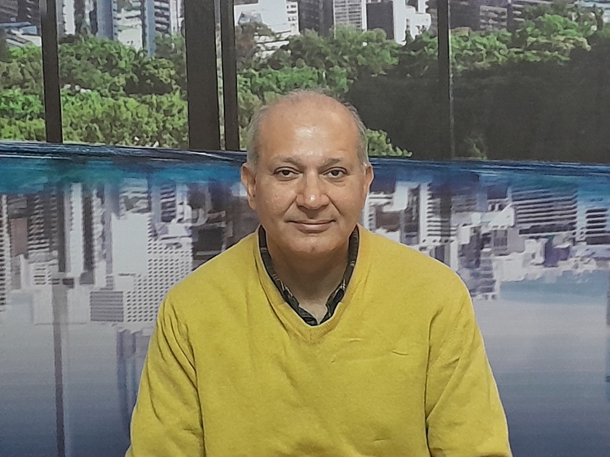 روزنامه جام جم البرز با اصغر معمری، مدیر بنگاه فلزات معمری گفتگویی انجام داده است که ماحصل آن را در ذیل می‌خوانید: