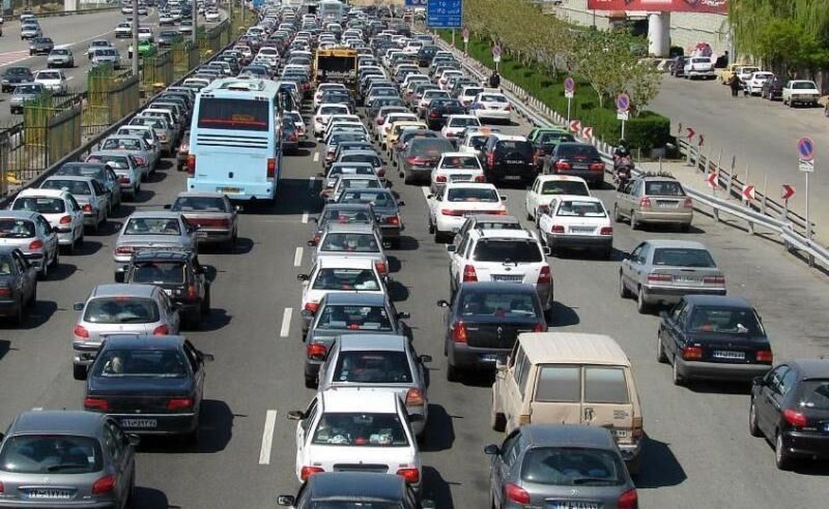 رییس پلیس راه البرز از ترافیک سنگین صبحگاهی در آزادراه کرج - تهران خبر داد و از رانندگان خواست با احتیاط حرکت کنند.