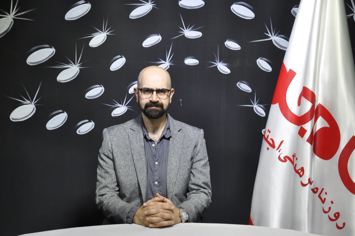 روزنامه جام جم البرز با محمدرضا شالچی، مدیر مجموعه عینک چیان، گفتگویی انجام داده است که ماحصل آن را در ذیل می خوانید :