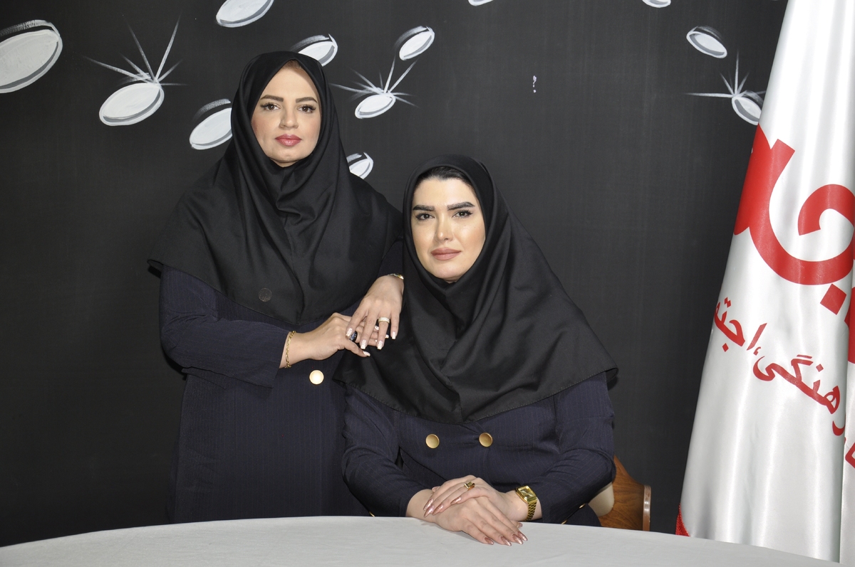 روزنامه جام جم البرز با آرزو فلاح و لیلی قبادی، مدیران استودیو زیبایی لیلی، گفتگویی انجام داده است که ماحصل آن را در ذیل می خوانید :