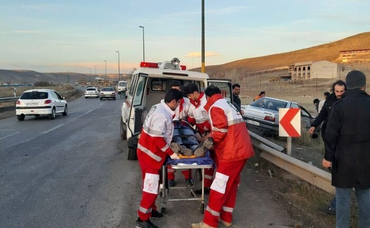 مدیر عامل جمعیت هلال احمر البرز از امدادرسانی به چهار هزار و ۶۳۹ حادثه دیده طی سال جاری در این استان خبرداد .