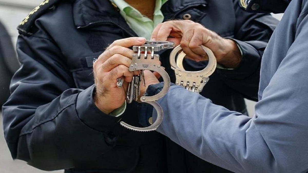 فرمانده انتظامی البرز از دستگیری اعضای باند جعل اسناد ‏حواله های تراکتور در شهرستان نظرآباد در این استان خبرداد.