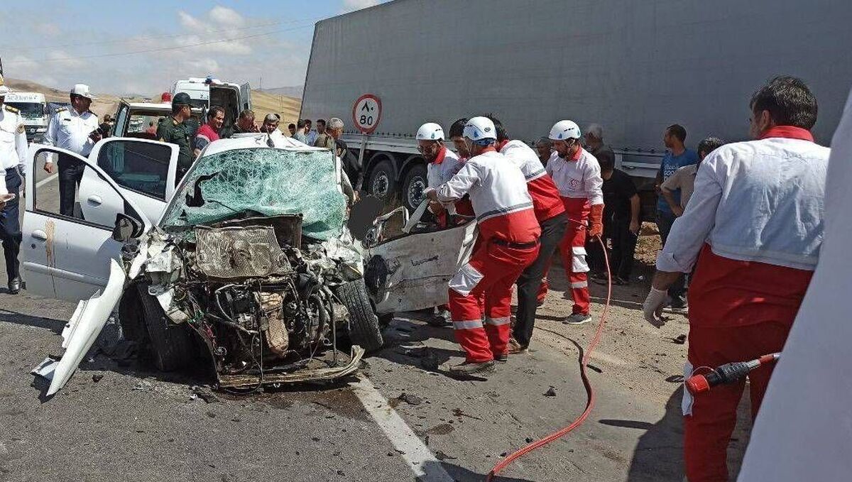 مدیرکل پزشکی قانونی البرز از جان باختن ۷۳ نفر در تصادفات جاده ای سه ماهه ابتدایی امسال خبر داد و گفت: در مقایسه با سال گذشته کاهش ۹.۶ درصدی داشته ایم.