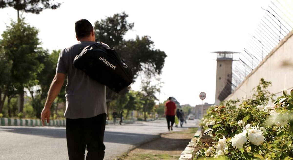 مدیر مجتمع ندامتگاهی قزلحصار کرج گفت که با حضور معاون دادستان و قضات استان تهران، پرونده قضایی ۱۰۰ مددجوی این زندان مورد بررسی قرار گرفت.