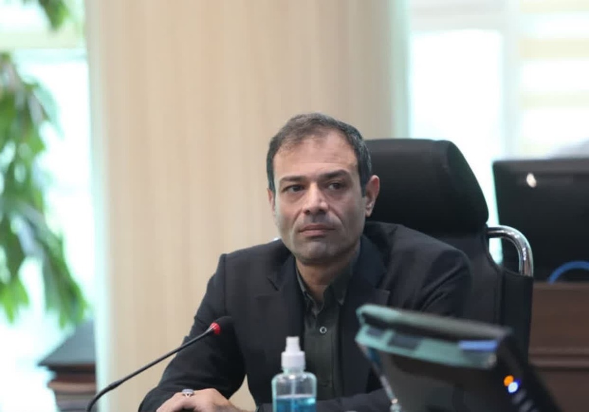 رئیس کمیسیون تلفیق شورای اسلامی شهر کرج گفت: قدردان آتش‌نشانان هستیم که برای نجات حادثه‌دیدگان از تمام توان خود بهره می‌برند و تلاش می‌کنند تا به هم‌وطنان خود در شرایط سخت کمک کنند.