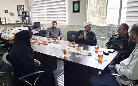 صدای پای آب در مدرسه قدیمی