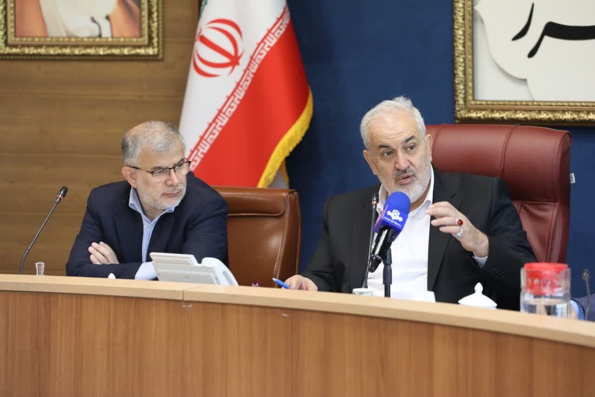 وزیر نیرو با تقدیر از اقدامات استاندار البرز در تخصیص اراضی مناسب برای احداث نیروگاه خورشیدی، از برنامه‌های وزارت نیرو برای تکمیل شبکه فاضلاب، توسعه انرژی‌های تجدیدپذیر و فرهنگ‌سازی مصرف بهینه آب و برق خبر داد و البرز را دارای ظرفیت تبدیل شدن به استان الگو در مدیریت مصرف انرژی دانست.