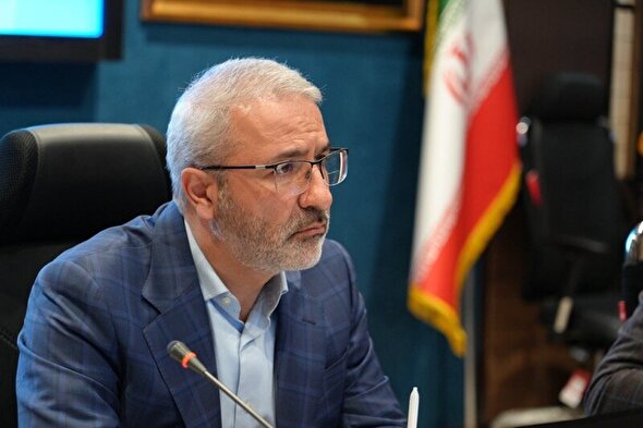 با مفسدان قاطعانه برخورد کنید