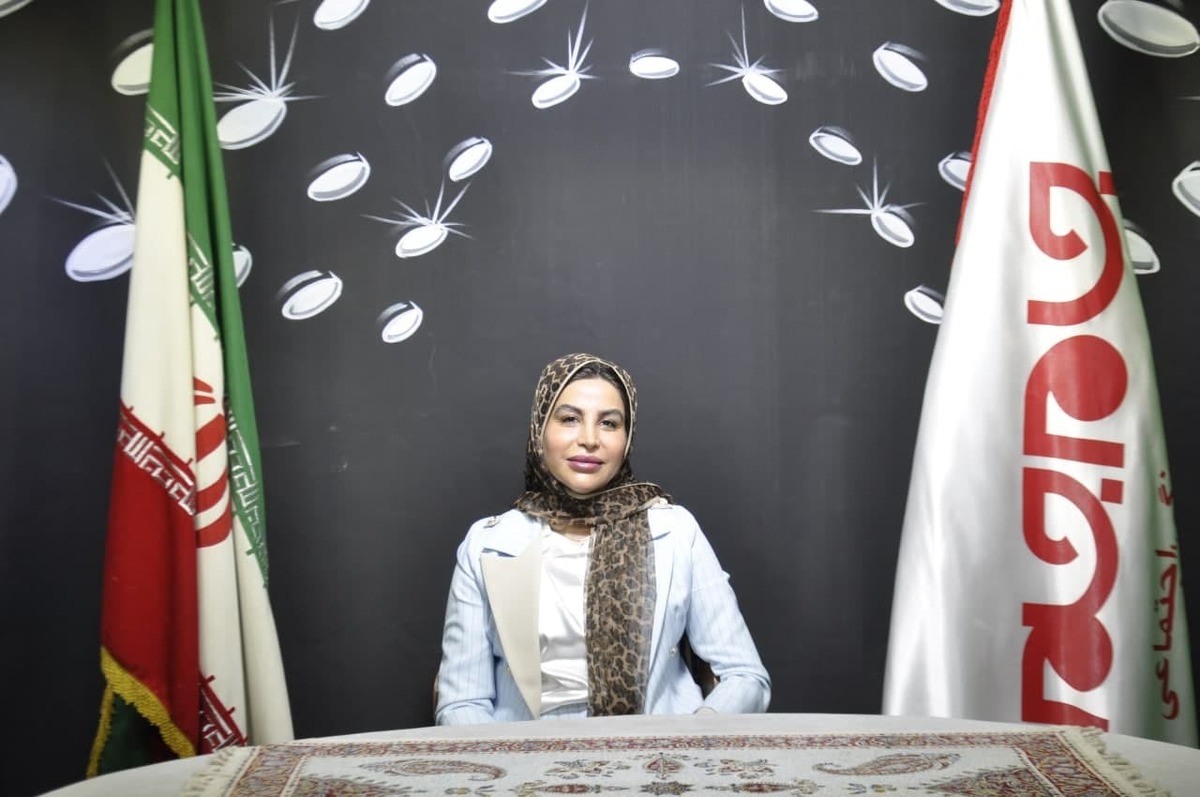 ایرانیان یکی از مردمانی هستند که درتمام دنیا به افراد تمیز شیک پوش و هنرمند معروف هستند.
در قران نیز به این نکته اشاره شده است که خدا زیباست و زیبایی را دوست دارد 
برخی از مجموعه‌ها سعی کرده‌اند در این زمینه بیشتر فعال باشند 
افتخار هم صحبتی با یکی از مدیران محترم مجموعه کلینیک زیبایی را داشتیم که توجه شمارا به بخشی از این مصاحبه جلب می‌نماییم.