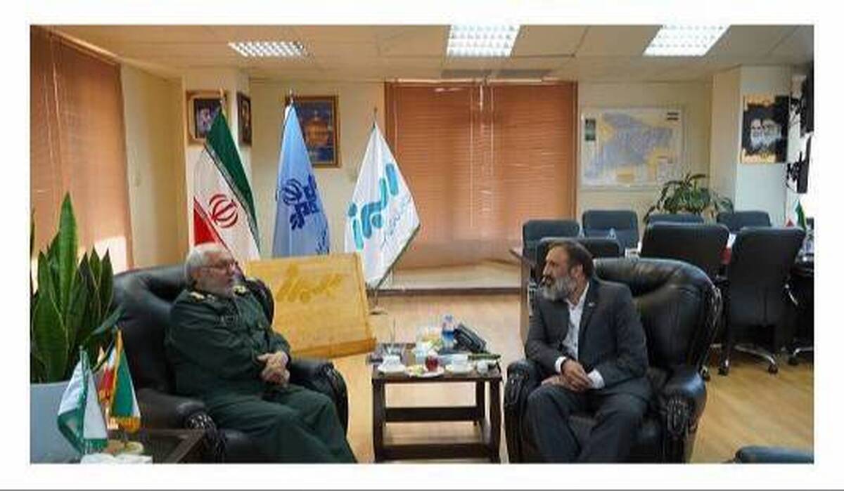 سردار ادیبی، مدیرکل حفظ آثار و ارزش‌های دفاع مقدس استان البرز، با مهدی کریمی زارچی، مدیرکل صدا و سیمای این استان، دیدار و گفت‌و‌گو کرد.