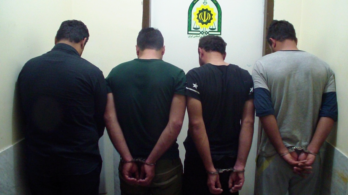 رئیس پلیس آگاهی استان از دستگیری ۴ سارق و کشف ‏‏۲۵ فقره سرقت منزل در نقاط مختلف شهرستان کرج خبر داد‎.
