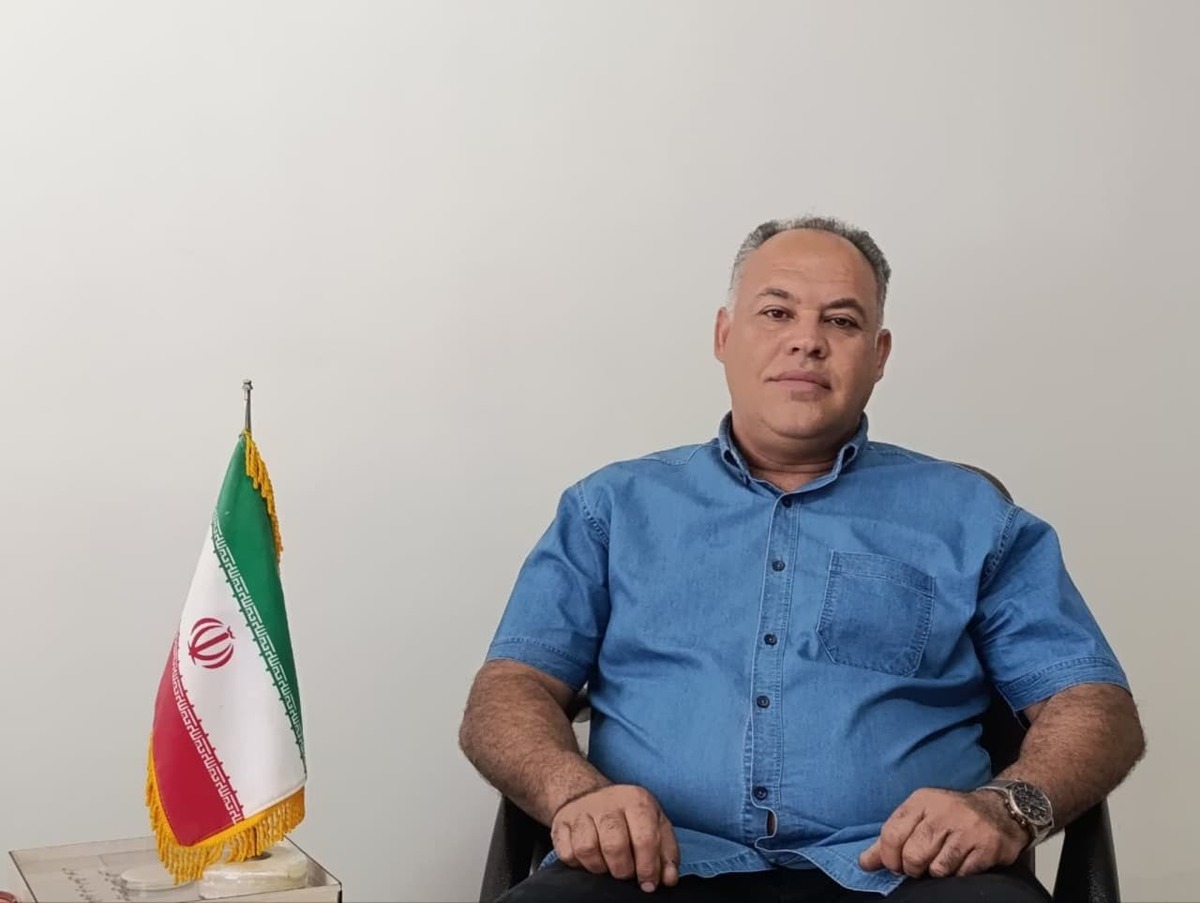 روزنامه جام جم البرز با محمد صادق ملا باقر، مدیر آموزشگاه تخته گاز، گفت‌وگویی انجام داده است که ماحصل آن را در ذیل میخوانید: