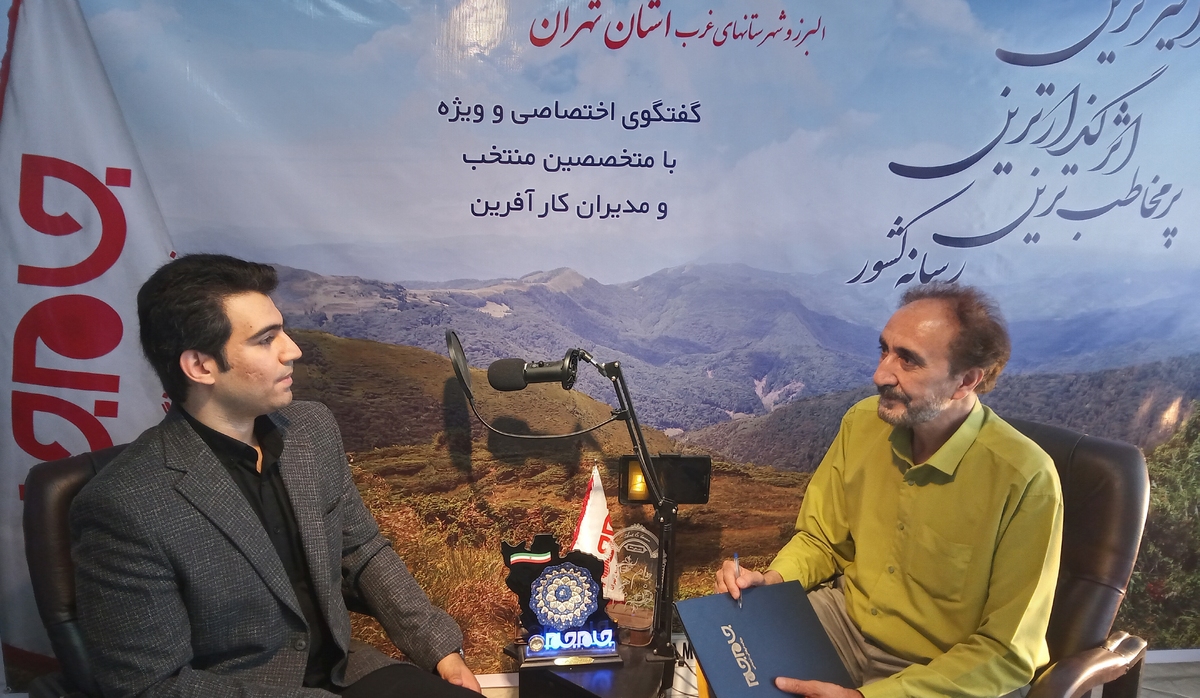مهندس امید رحمانی، کارشناس ارشد معماری، با دغدغه‌ای ویژه نسبت به فرهنگ، آموزش و آینده زیست‌محیطی فضاهای شهری و زیستی، هفت سال است که استودیو معماری OR را بنیان نهاده است. این مجموعه با رویکردی تخصصی و نوآورانه در عرصه هنر صنعت معماری فعالیت می‌کند. طی گفتگو با این تکنوکرات فرهیخته به بررسی حوزه فعالیت مجموعه تحت مدیریت وی پرداخته‌ایم.