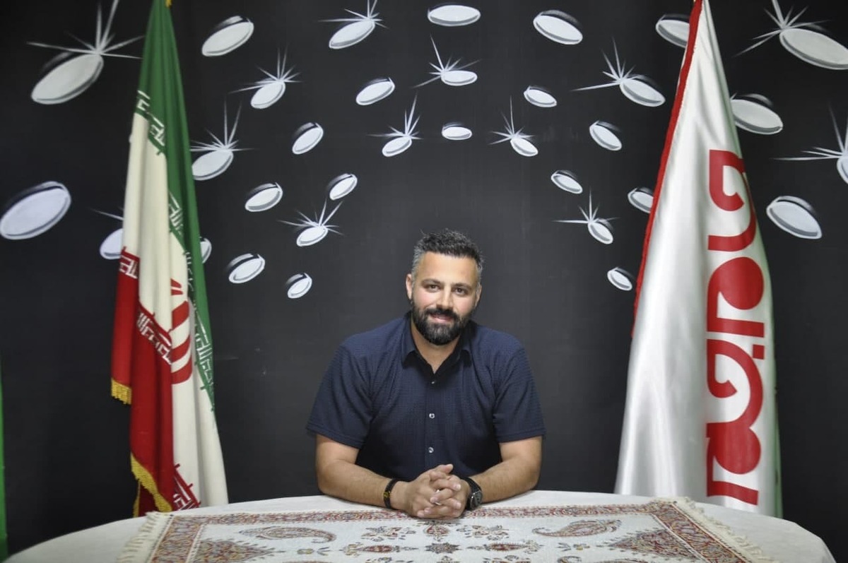ورزش تنها سلامت جسم نیست؛ ورزش معمولا یک کار گروهی است که انسان را با دوستان خوب و سالم زیادی آشنا می‌کند.
معمولا در بین ورزشکاران کمتر تنش و مشکلات اخلاقی وجود دارد؛ ورزشکاران از یک روحیه بالای و سالم برخودار هستند و حتی بیماری‌های که در اثر استعمال دخانیات است دراین قشر خیلی کمتر دیده میشود، چون اکثر ورزشکاران اصالا اهل استفاده از دخانیات نیستند 
بیاید شما هم سالم زندگی کنید
افتخار هم صحبتی با یکی از مدیران محترم باشگاه آکادمی در سطح استان البرز را داشتیم که توجه شمارا به بخشی از این مصاحبه جلب می‌نمایم.