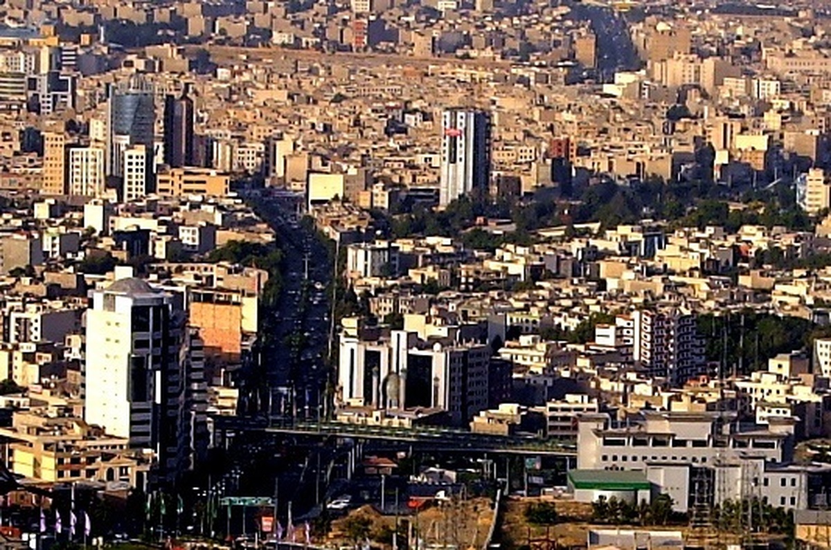 استان البرز و شهر کرج و سایر شهر‌های اقماری این استان همه و همه جذابیت مهاجر پذیری را دارد و بر اساس داده‌های مسئولان این استان سالانه حدود ۱۰۰ هزار نفر به جمعیت البرز افزوده می‌شود.