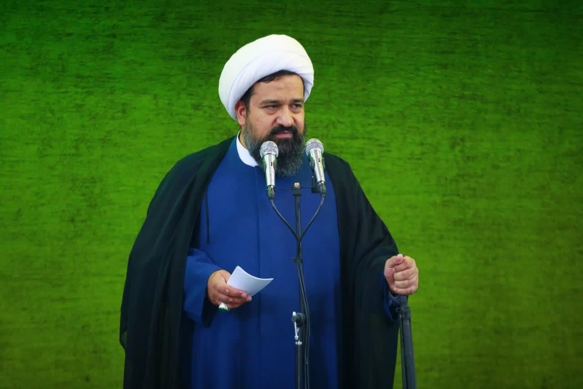 امام جمعه چهارباغ گفت: عرفه فرصتی برای توبه و یکی از روز‌هایی است که خدا نگاه ویژه به بندگان خود می‌کند.