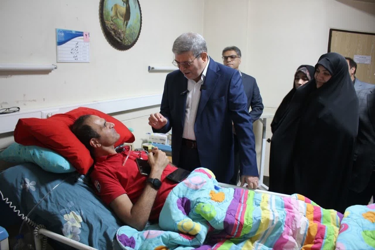 دکتر سید جواد حسینی، معاون وزیر و رئیس سازمان بهزیستی کشور، با همراهی وجیهه محمدی فلاح، مدیرکل بهزیستی استان البرز، و جمعی از مسئولان ملی و استانی، از آسایشگاه خیریه کهریزک البرز بازدید کرد. این بازدید با هدف آگاهی از روند خدمات‌رسانی به مددجویان و ارج نهادن به تلاش‌های خادمان این مجموعه انسان‌دوستانه صورت گرفت.