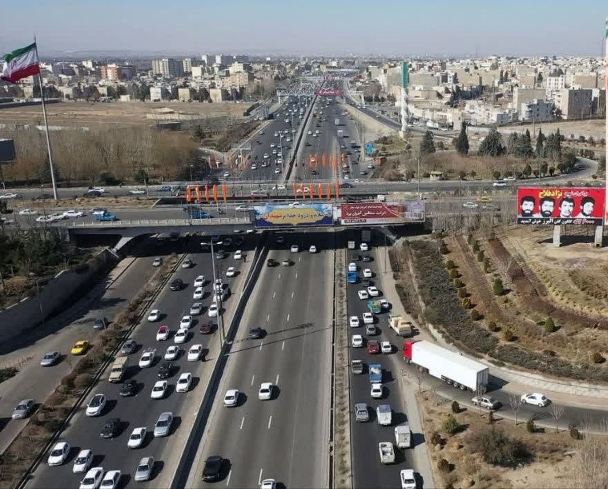 مدیر کل راهداری و حمل و نقل جاده‌ای استان البرز گفت: از تاریخ ۱۳ تا ۱۶ خرداد امسال بیش از دو میلیون تردد بین استان در محور‌های مواصلاتی استان البرز به ثبت رسیده است.