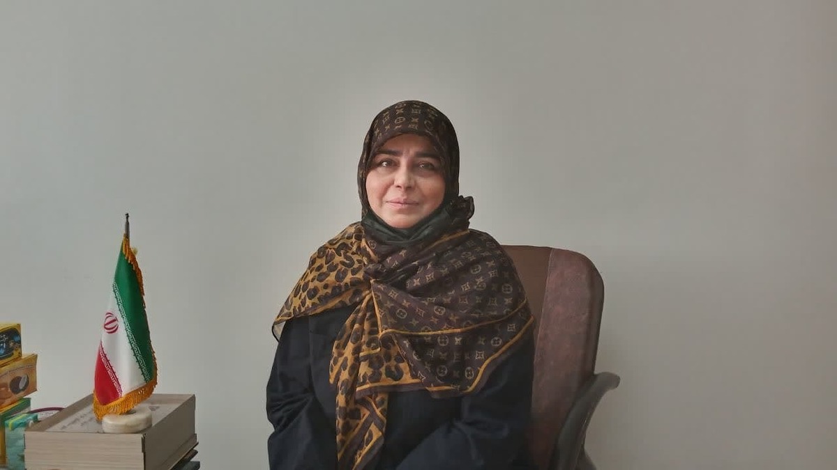 روزنامه جام جم البرز با مریم دیانی، مدیر گل فروشی آریا، گفت و گویی انجام داده است که ماحصل آن را در ذیل می خوانید: