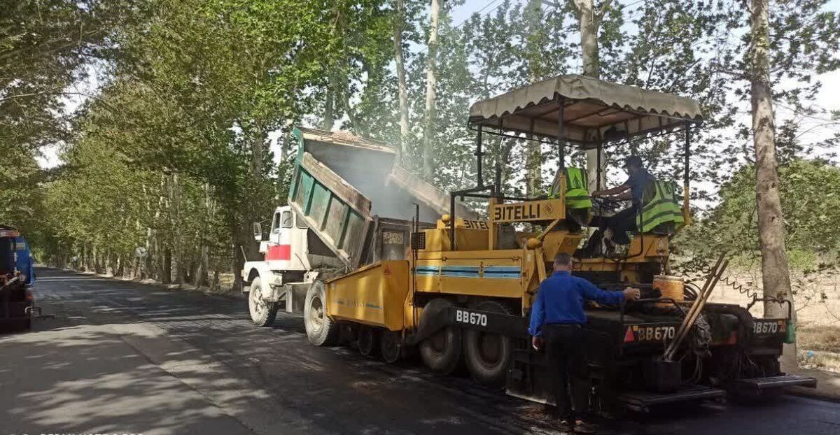 مدیرکل راهداری و حمل و نقل جاده‌ای البرز  اعلام کرد: ۳۶۰ کیلومتر از راههای روستایی این استان با صرف ۱۱ هزارو۱۳۰ میلیارد ریال اعتبار طی سه سال گذشته آسفالت و بهسازی شده است.