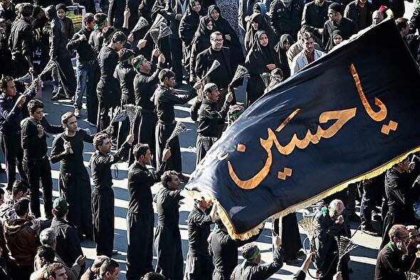 ببینید | این حسین (ع) است که ما را دور خودش جمع می‌کند
