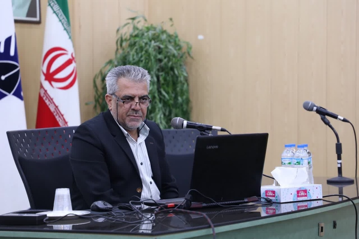 نهمین جلسه هیأت رئیسه دانشگاه آزاد اسلامی واحد کرج در سال جاری با حضور دکتر حسین کلانتری خلیل‌آباد، رئیس دانشگاه آزاد اسلامی استان البرز، اعضای هیأت رئیسه، روسای دانشکده ها، روسای مراکز تحقیقاتی و مدیران گروه‌های دانشی، در سالن اجتماعات شهید مفتح این واحد دانشگاهی برگزار شد.