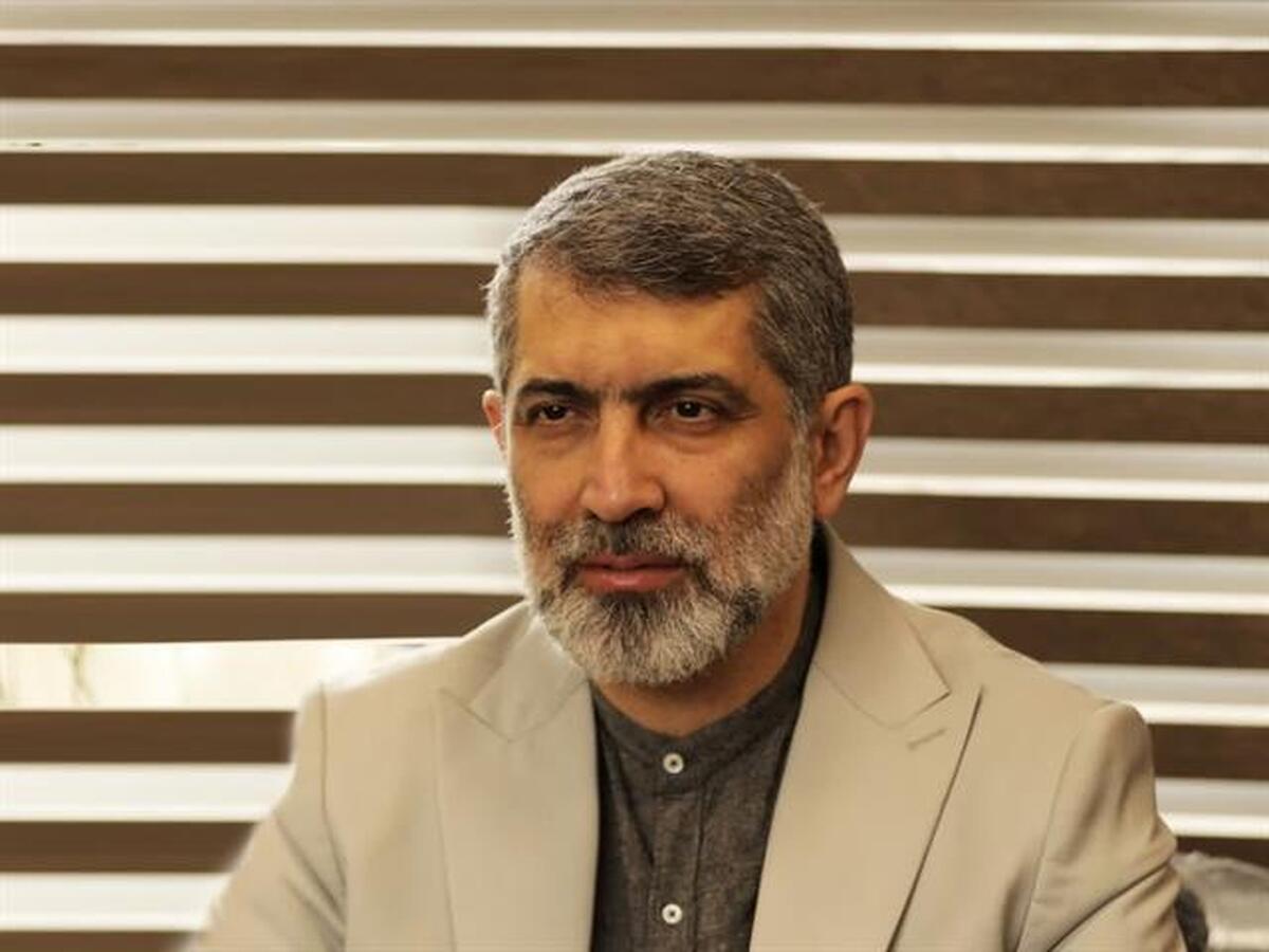 با هدف اجرای برنامه ساماندهی روابط حقوقی اشخاص در حوزه مشاوران املاک و ارتقای آگاهی‌های عمومی و تخصصی متقاضیان دریافت پروانه اشتغال در این صنف، در سه ماهه نخست سال ۱۴۰۴، ۵ دوره آموزشی به همراه ۲ آزمون پایان دوره برای ۲۸۱ نفر از مشاوران املاک در شهرستان‌های کرج و ساوجبلاغ برگزار شد.