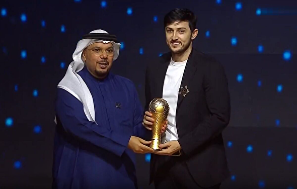 آزمون برنده توپ طلا امارات شد