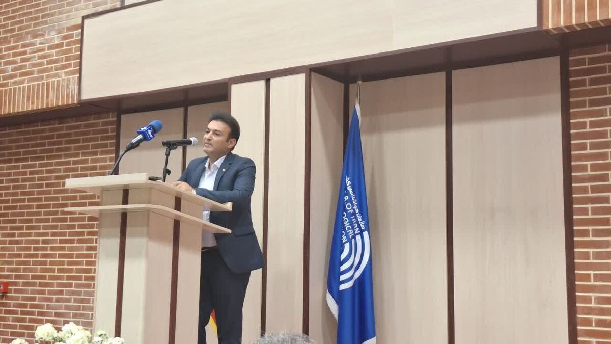 مدیرکل هواشناسی استان البرز اعلام کرد: ارتقای معیشت کارکنان و توسعه زیرساخت‌های فنی و تخصصی در حوزه هواشناسی از مهم‌ترین برنامه‌های پیش‌رو در این استان خواهد بود.