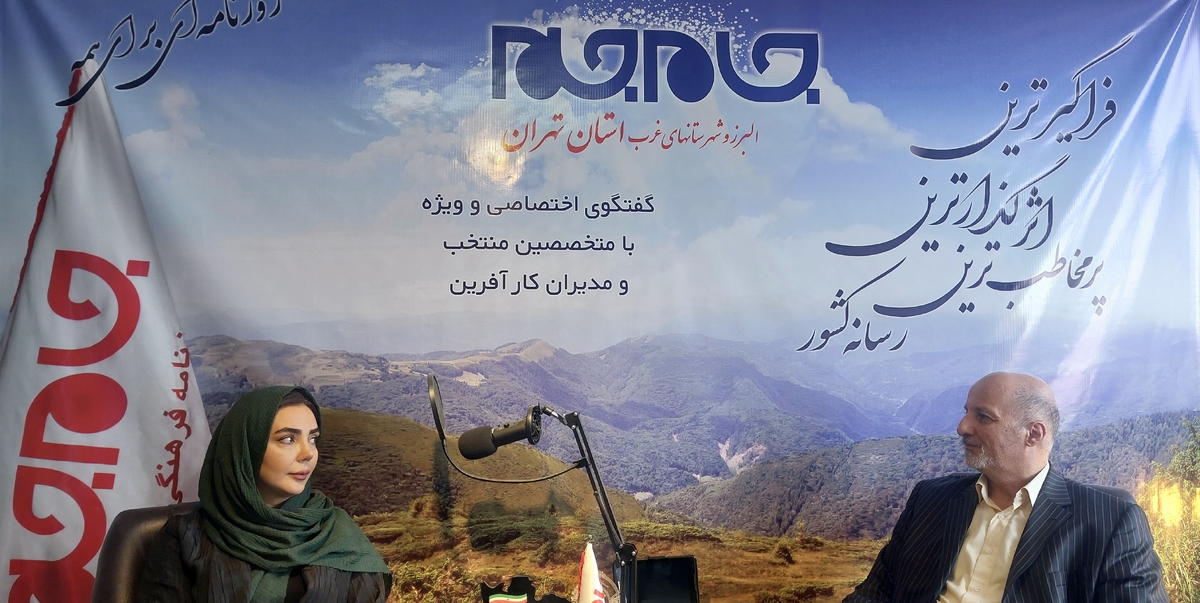 در دنیای پویای معماری، تلفیق تخصص فنی با درک عمیق از مدیریت برند، کلید موفقیت پایدار است. مهندس مهسا سلطان‌محمدی، کارشناس ارشد مهندسی معماری و مدیر برند “مهسا سلطان”، با بیش از یک دهه تجربه در این صنعت، نمونه‌ای برجسته از این هم‌افزایی است. در این گفتگو، به بررسی سوابق حرفه‌ای، خدمات مجموعه، تجربیات بین‌المللی و استراتژی‌های برندسازی ایشان می‌پردازیم.