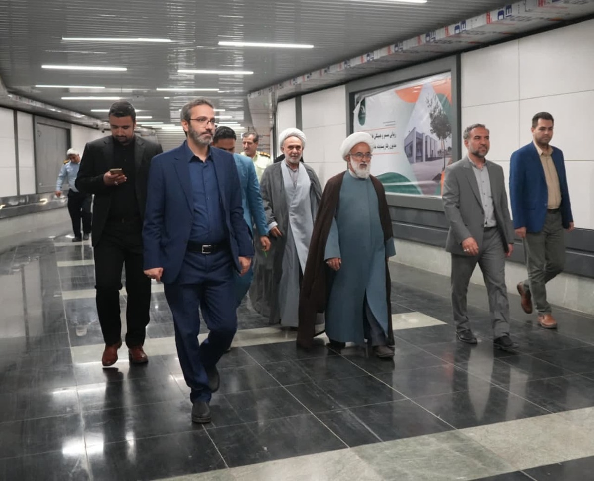 نماینده محترم مجلس خبرگان رهبری آیت‌الله ردایی از پروژه متروی کرج بازدید کرد. این بازدید با حضور مسعود محمدی رئیس شورای اسلامی شهر کرج، محمد اسدیان رئیس مرکز پژوهش‌ها و مطالعات راهبردی شورا، حسین مهاجری عضو شورای شهر و حسین سعیدی‌سیرایی رئیس کمیسیون فرهنگی و اجتماعی و علیرضا رحیمی رئیس کمیسیون شهرسازی و معماری انجام شد.