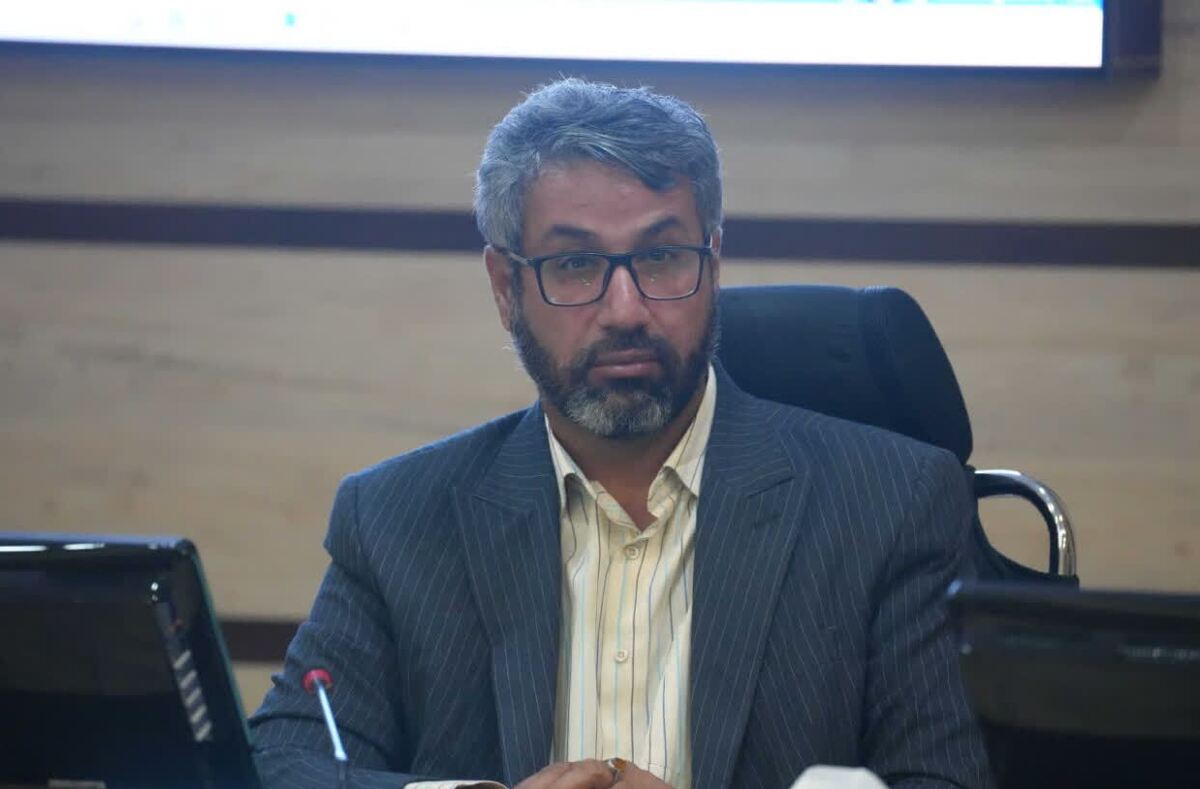 در حالی که تغییرات مدیریتی اخیر در شهرداری کرج و حواشی صندوق ذخیره کارکنان، ابهامات فراوانی ایجاد کرده است، محمد اسدیان دبیر دوم شورای اسلامی شهر و رئیس مرکز پژوهش و مطالعات راهبردی، با انتقاد از نبود شفافیت، دو تذکر رسمی و جدی را به شهردار کرج ابلاغ کرد.