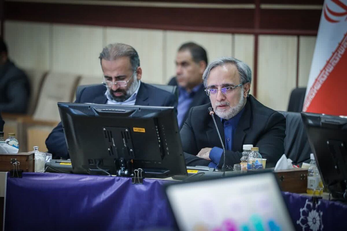 دادستان عمومی و انقلاب مرکز استان البرز در نشست شورای گفت‌وگوی دولت و بخش خصوصی استان با تاکید بر اهمیت حفظ و تقویت صنایع استراتژیک البرز، خواستار توجه ویژه دولت و اعطای اختیارات خاص به استانداران برای رفع موانع پیش‌روی بخش صنعت شد.