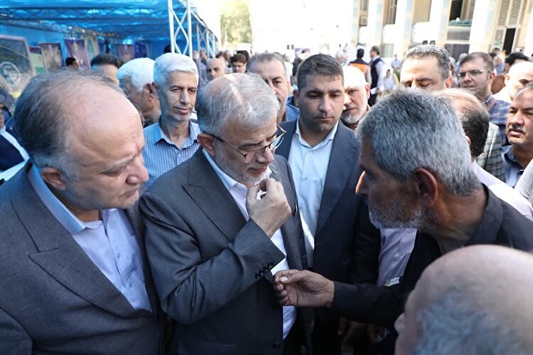 میز خدمت هفته دولت در مصلی کرج با استقبال گسترده مردم برگزار شد