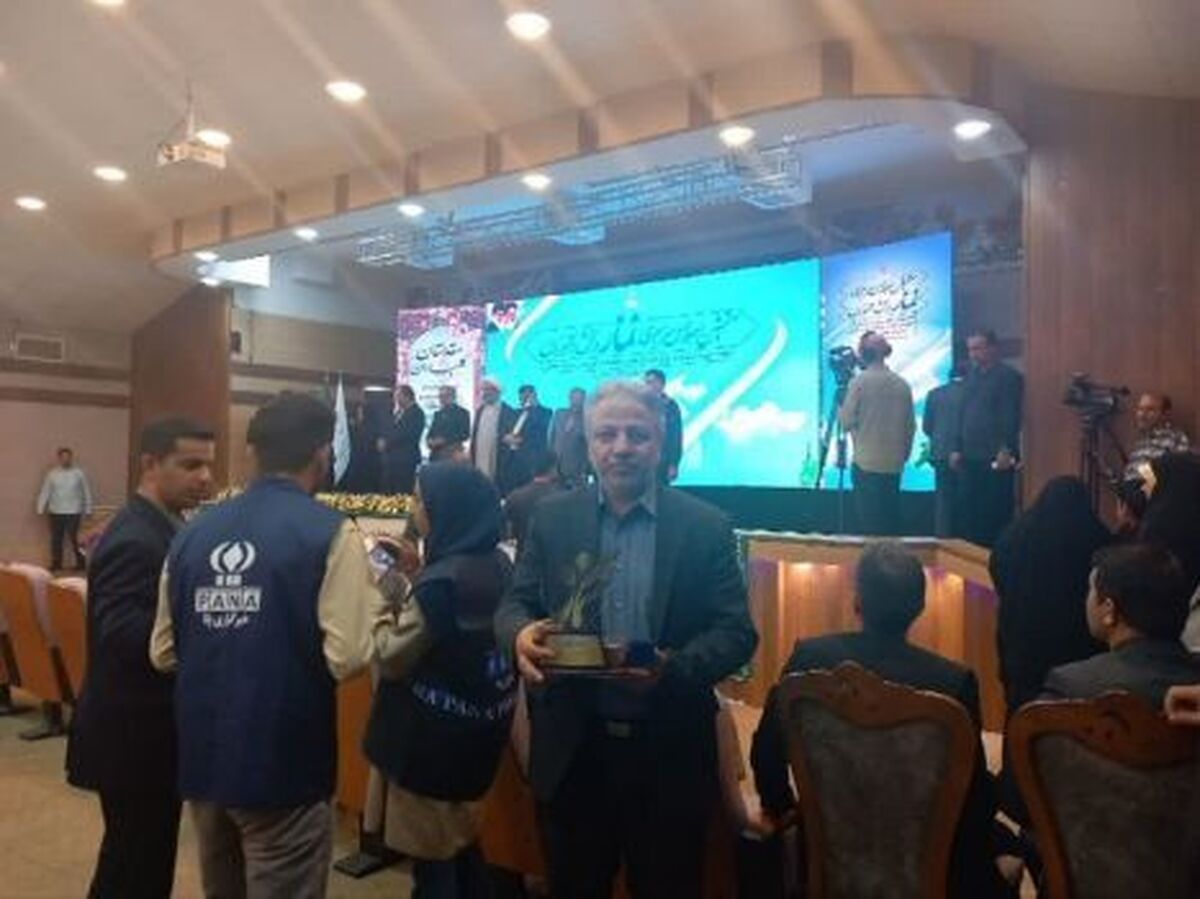 معاون پرورشی و فرهنگی آموزش و پرورش البرز اعلام کرد: اداره کل آموزش و پرورش استان البرز، منتخب ششمین اجلاس نماز دانش‌آموزی کشور شد.
