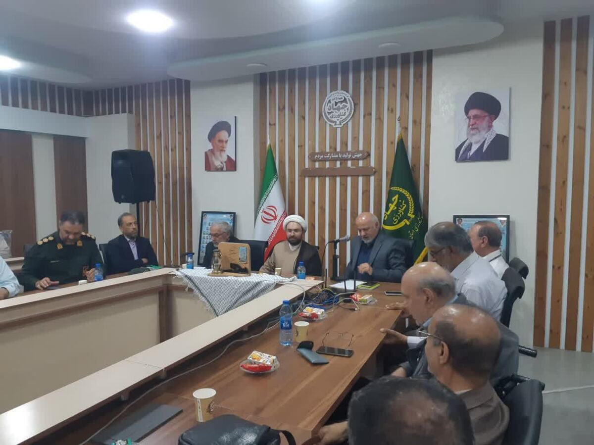 نشست هم اندیشی سه کانون جهادگران، سنگرسازان، بازنشستگان و اداره ایثارگران با هدف تبیین جمع آوری و پاسداشت از خاطرات جهادگران در طول ۸ سال دفاع مقدس برگزار شد.
