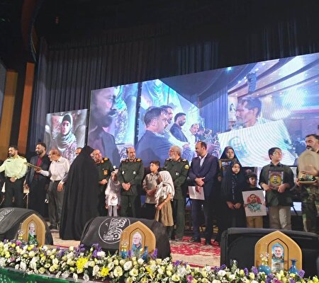 کنگره ۱۲۲ شهید مدافع حرم استان البرز برگزار شد