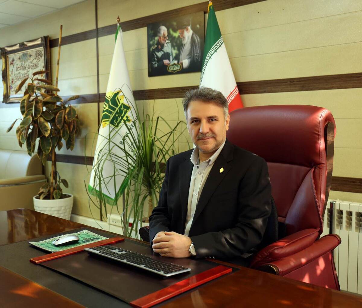 مدیر شعب بانک کشاورزی استان البرز ضمن تبریک و اعلام گرامیداشت ایام هفته دفاع مقدس، گفت:از ابتدای سال جاری تا هفته دفاع مقدس تعداد ۳۵۰۰ فقره تسهیلات به میزان ۲۷ هزارو ۳۷۰ میلیارد ریال به متقاضیان در البرز پرداخت شد که با توجه به رسالت اصلی بانک کشاورزی بیش از ۸۶ درصد این تسهیلات در زیر بخش کشاورزی قرار دارد.
