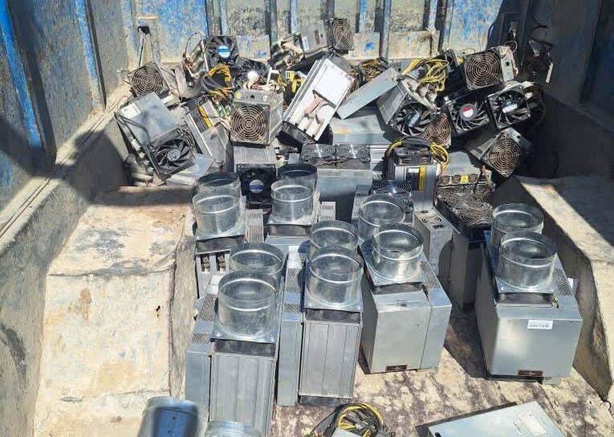 مدیرعامل شرکت توزیع نیروی برق استان البرز از کشف ۴۵ دستگاه ماینر غیرمجاز در یک منزل شخصی ‌در شهر گرمدره خبر داد.